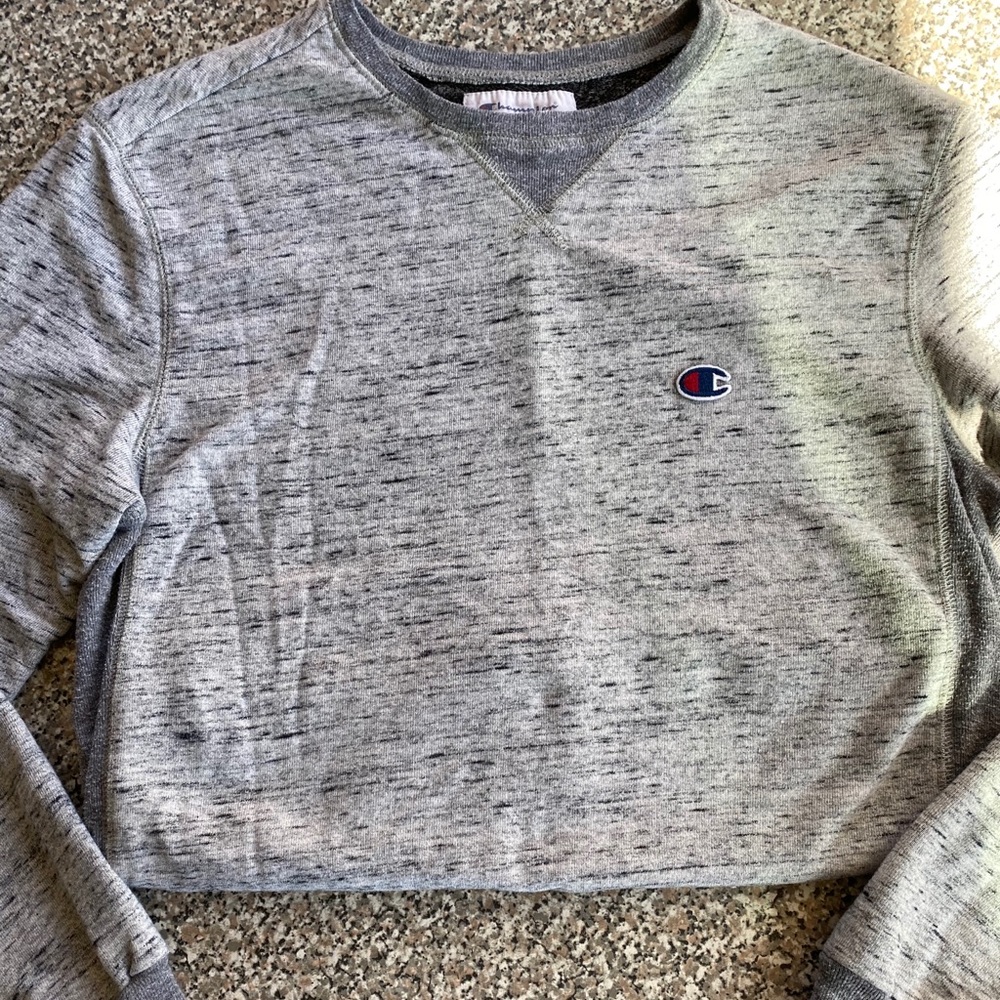 Champion crewneck sweatshirt. Size M. heather grey
